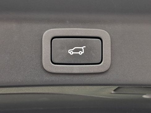 Used 2020 Jaguar F-PACE Prestige AWD/4WD image 32