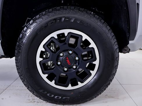 Used 2025 Toyota Tacoma TRD Off-Road image 30