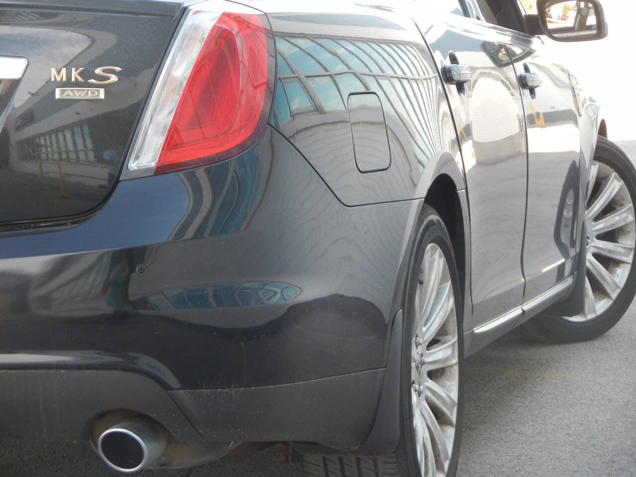 Used 2011 Lincoln MKS AWD w/ 102A Rapid Spec Order Code image 22