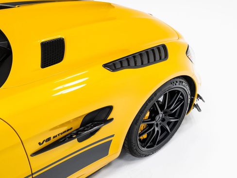 Used 2020 Mercedes-Benz AMG GT R image 17