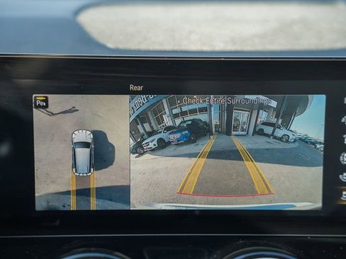 Used 2022 Mercedes-Benz GLB 250 4MATIC image 44