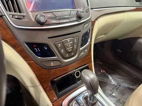 Used 2017 Buick Regal Premium w/ Driver Confidence Package #1 image 19