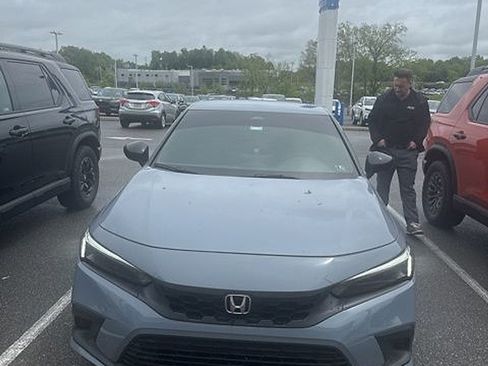 Used 2024 Honda Civic Sport image 3
