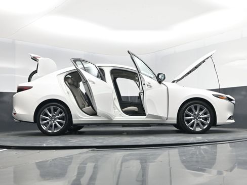 New 2026 MAZDA MAZDA3 2.5 S Sedan w/ Preferred Pkg image 26