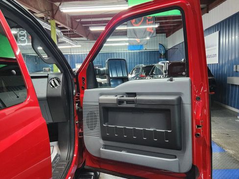 Used 2011 Ford F250 XLT w/ XLT Premium Pkg image 11