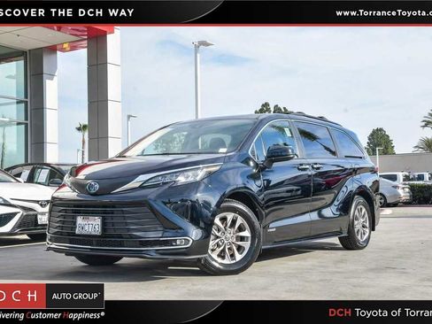 Used 2021 Toyota Sienna XLE w/ XLE Plus Package image 1
