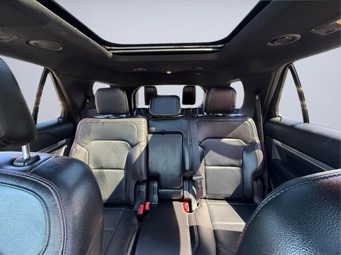 Used 2018 Ford Explorer Sport w/ Equipment Group 401A AWD/4WD image 17