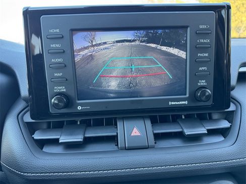 Used 2022 Toyota RAV4 XLE image 25