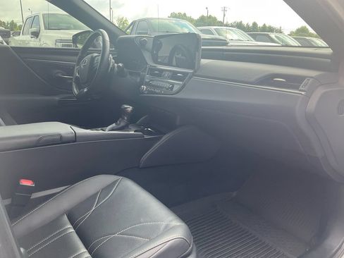 Used 2024 Lexus ES 300h w/ Technology Package FWD image 11
