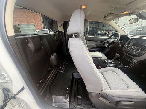 Used 2018 Chevrolet Colorado W/T RWD image 17