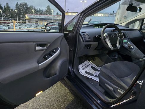 Used 2011 Toyota Prius Two image 19