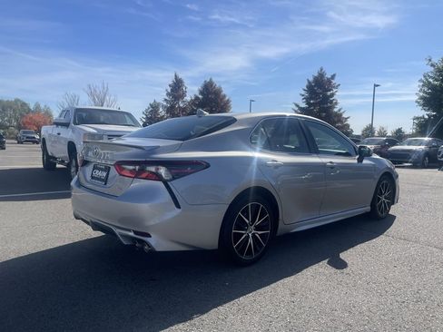 Used 2021 Toyota Camry SE image 7