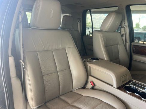 Used 2012 Lincoln Navigator 2WD image 26