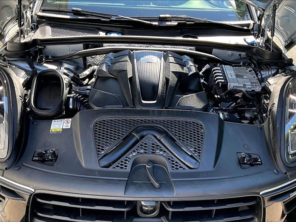 Certified 2023 Porsche Macan GTS AWD/4WD image 15