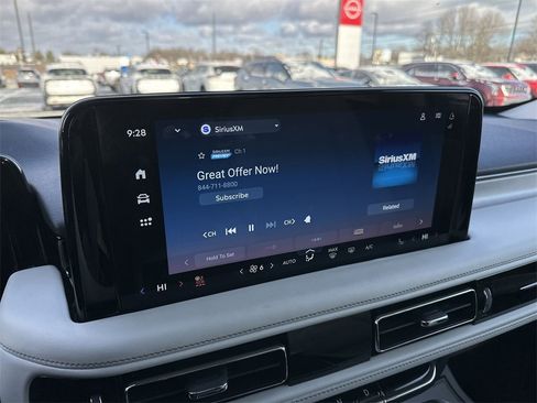 Used 2025 Lincoln Aviator Reserve image 16