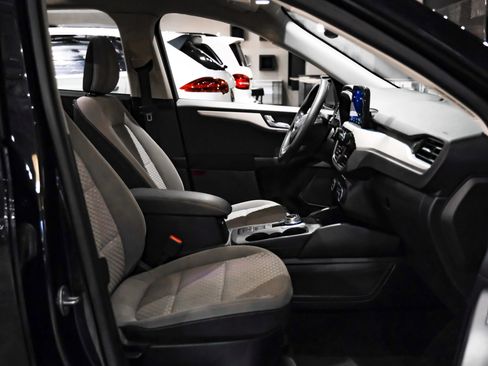 Used 2020 Ford Escape SE AWD/4WD image 32
