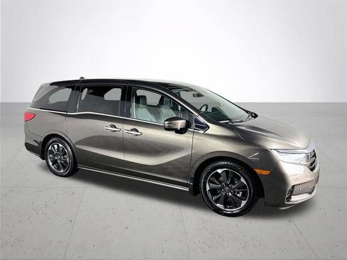Used 2023 Honda Odyssey Elite image 4