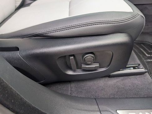 Used 2025 Land Rover Range Rover Velar S image 44