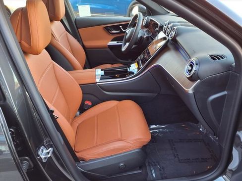 Used 2025 Mercedes-Benz GLC 300 image 16