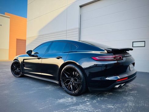 Used 2017 Porsche Panamera 4S image 3