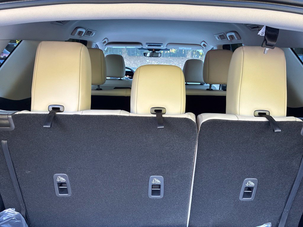 New 2026 Nissan Pathfinder SL AWD/4WD image 16
