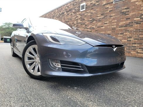 Used 2018 Tesla Model S 100D AWD/4WD image 2