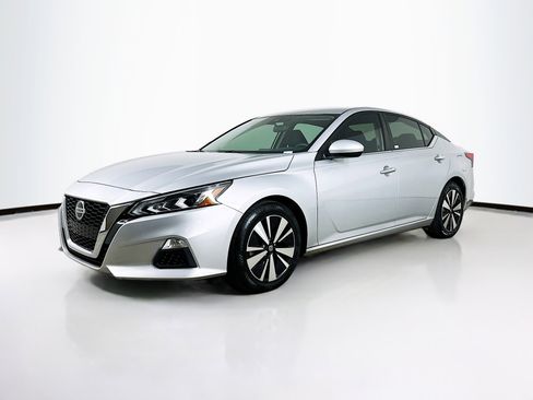 Used 2022 Nissan Altima 2.5 SV image 3