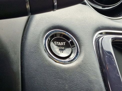 Used 2011 Jaguar XJ image 23