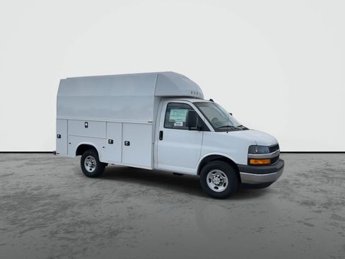 New 2024 Chevrolet Express 3500 w/ Power Convenience Package image 2