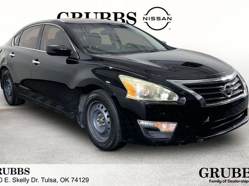 Used 2014 Nissan Altima 2.5 S FWD image 1