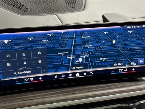 Certified 2024 BMW X7 xDrive40i w/ Executive Package image 25