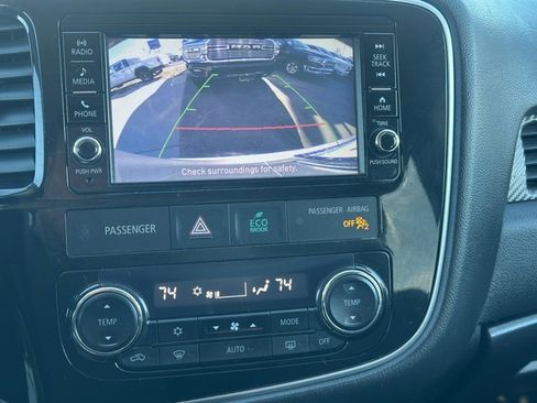 Used 2018 Mitsubishi Outlander ES image 23