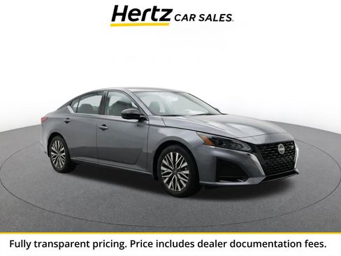 Used 2025 Nissan Altima 2.5 SV FWD image 1