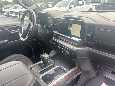 Used 2024 Chevrolet Silverado 1500 RST AWD/4WD image 13