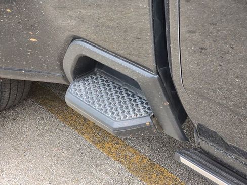 Used 2025 GMC Sierra 3500 Denali Ultimate image 7