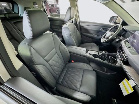 New 2026 Nissan Rogue Platinum image 30