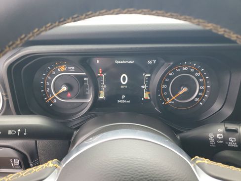 Used 2024 Jeep Wrangler Sahara image 21