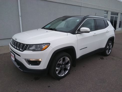 Used 2018 Jeep Compass Limited w/ Navigation Group AWD/4WD image 2