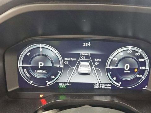 Used 2024 Mitsubishi Outlander SE image 10