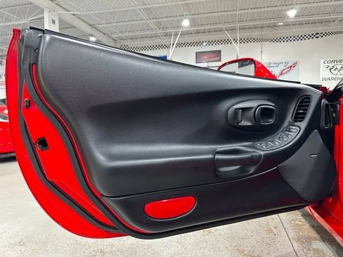 Used 2003 Chevrolet Corvette Z06 w/ Memory Package, 3 Drivers RWD image 13