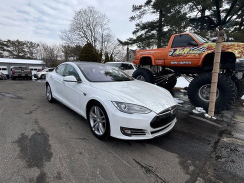 Used 2013 Tesla Model S image 2