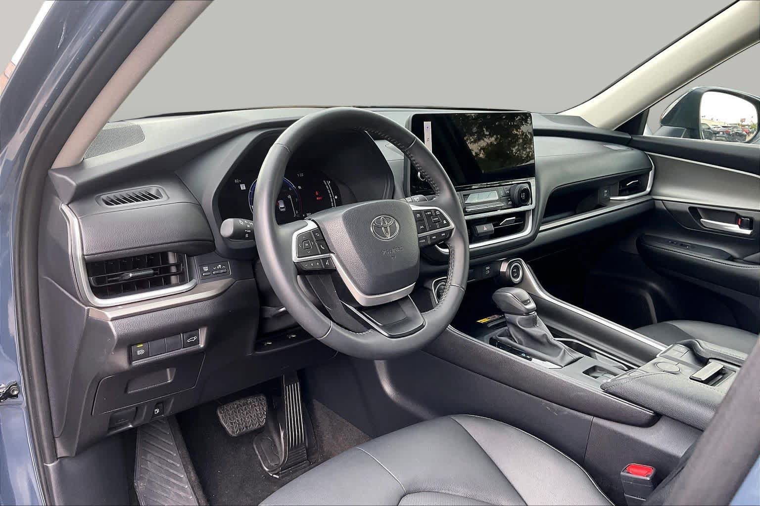 Used 2026 Toyota Grand Highlander AWD image 16
