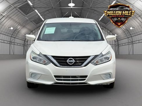 Used 2017 Nissan Altima 2.5 S w/ Power Driver Seat Package FWD image 4