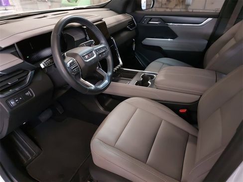 Used 2024 GMC Acadia Elevation image 13