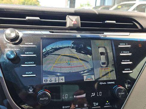 Used 2018 Toyota Camry XLE w/ Driver Assist Package FWD image 24