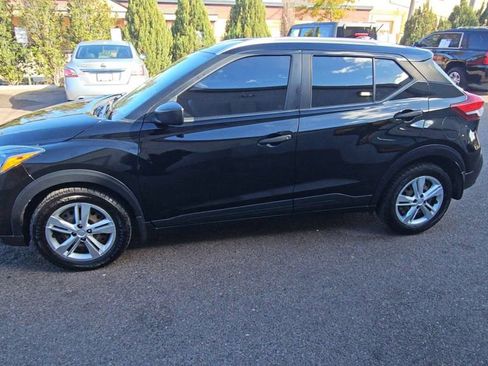 Used 2019 Nissan Kicks S image 4