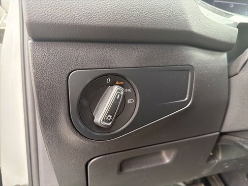 Used 2023 Volkswagen Tiguan SE R-Line image 46