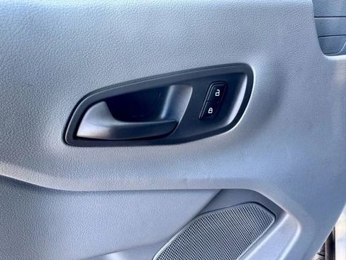 Used 2018 Ford Transit 250 138 image 17