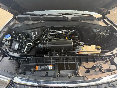 Used 2021 Ford Explorer XLT AWD/4WD image 25