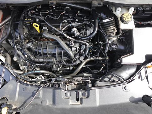 Used 2015 Ford Escape SE w/ SE Chrome Package FWD image 17